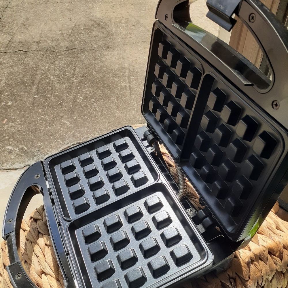 Waffle maker